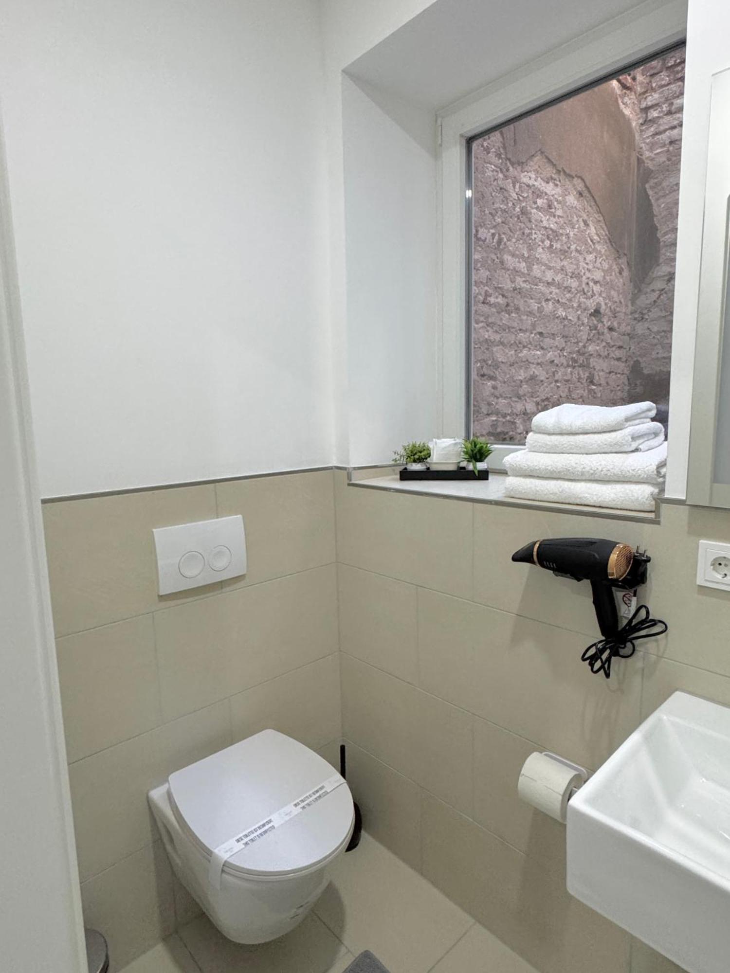 Heaven Homes - Doppelzimmer Mit Eigenem Bad Düsseldorf Exterior foto